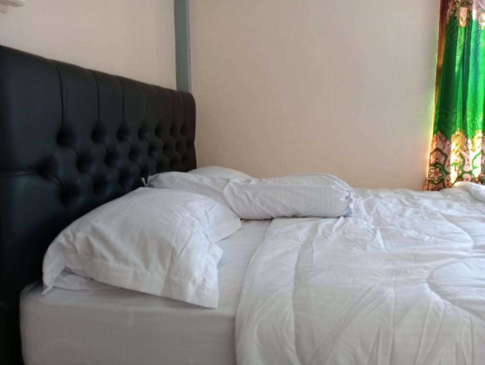 Yusilver Guest House Labuan Bajo Exterior photo