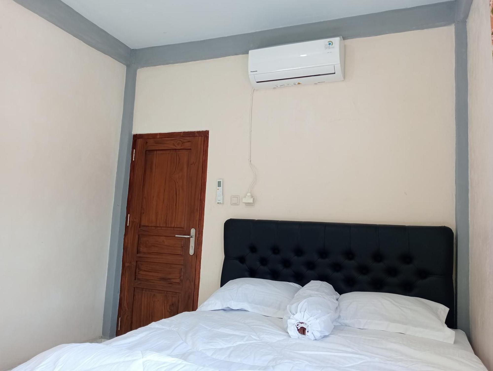 Yusilver Guest House Labuan Bajo Exterior photo
