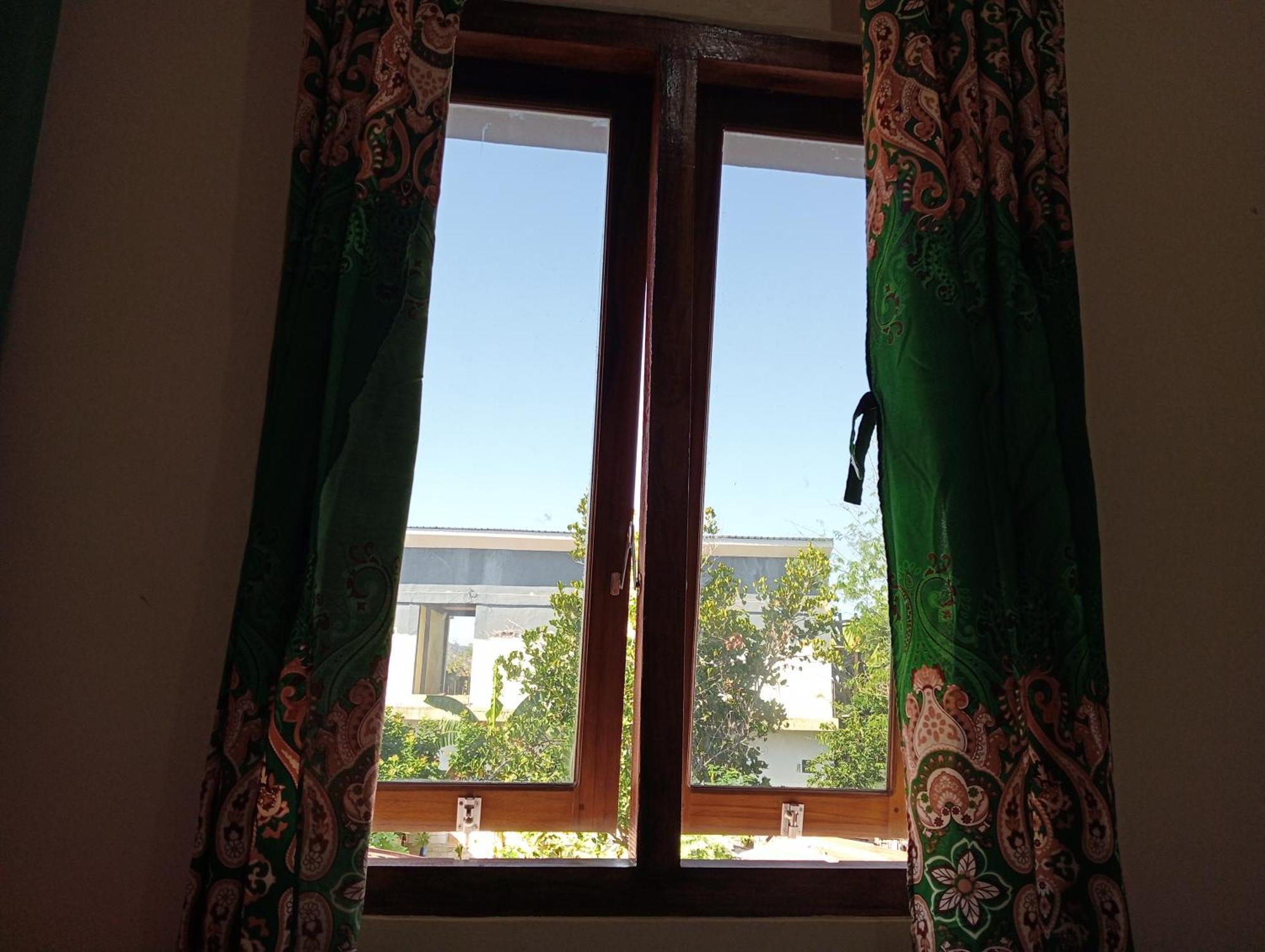 Yusilver Guest House Labuan Bajo Exterior photo